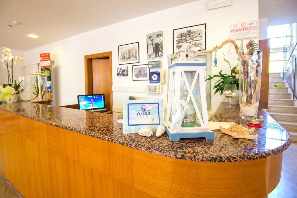 Hotel Venezia Cattolica Exterior foto