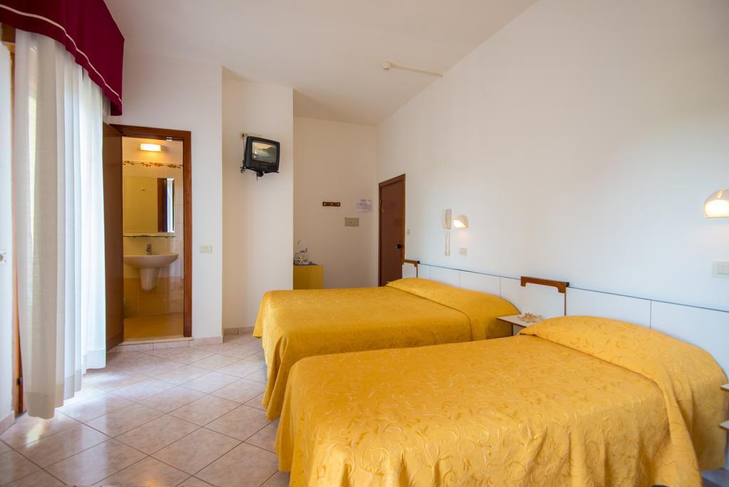 Hotel Venezia Cattolica Exterior foto
